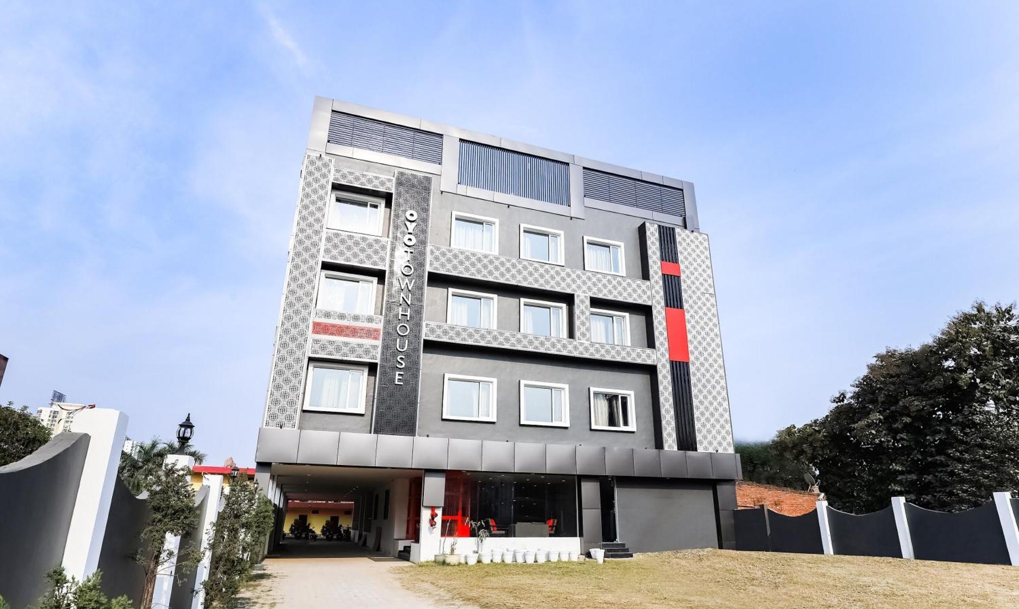 Townhouse Prithvi Resort Near Phoenix Palassio Lucknow Exterior photo